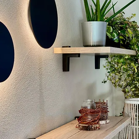 Le Quartier General Des Amis Semesterbostad Bastogne