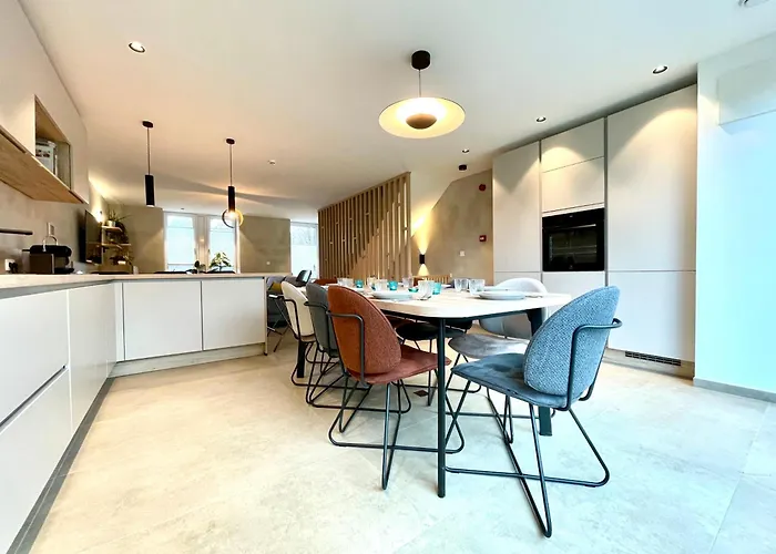 Le Quartier General Des Amis Holiday home Bastogne